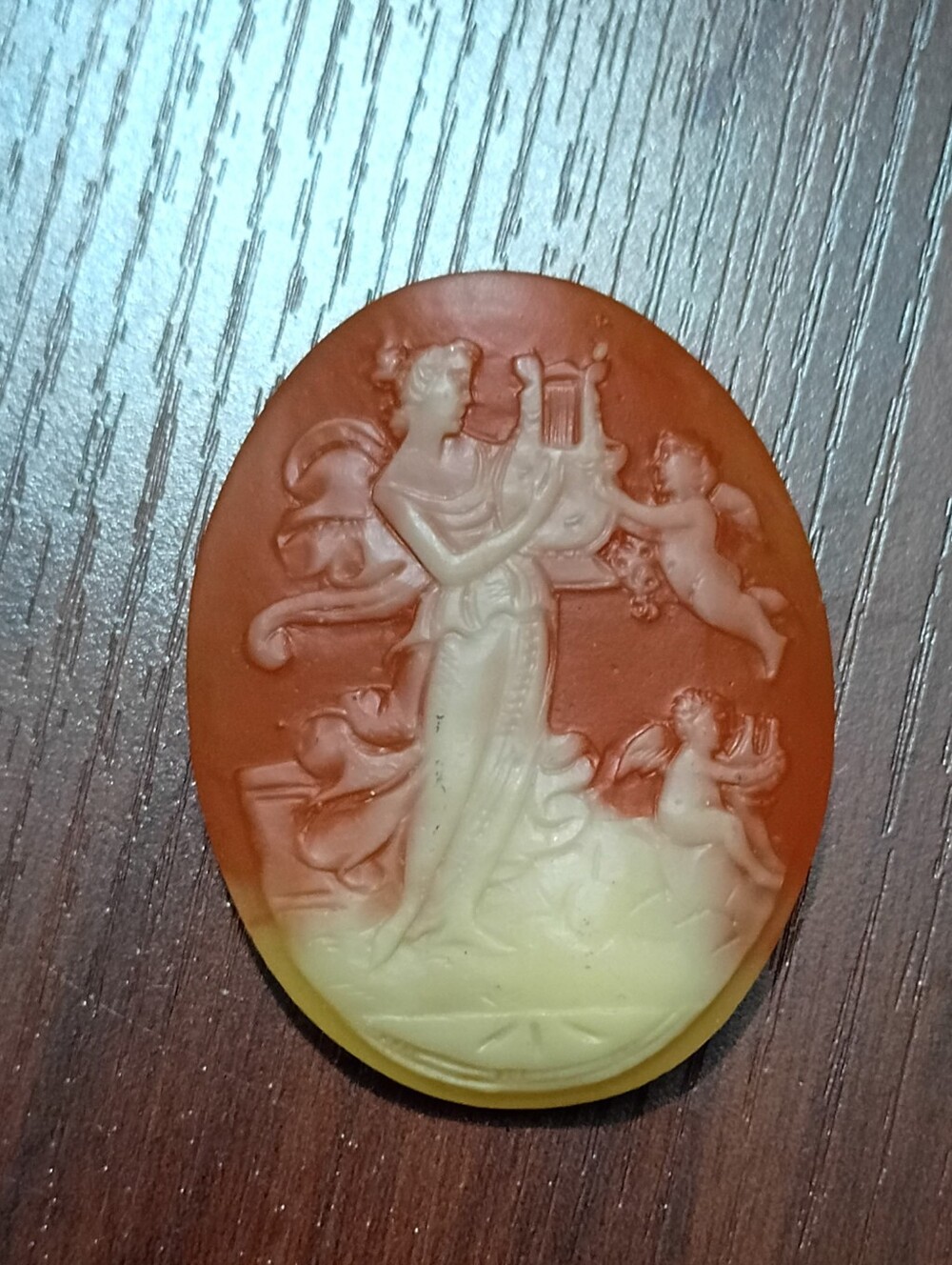 Cameo Pendant in Rust and Cream Gradient